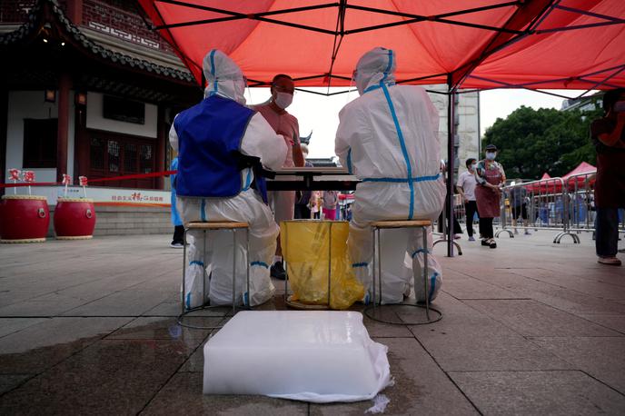 Kitajska covid | Visoko nalezljiva koronavirusna različica omikron je velik izziv za kitajske oblasti. | Foto Reuters