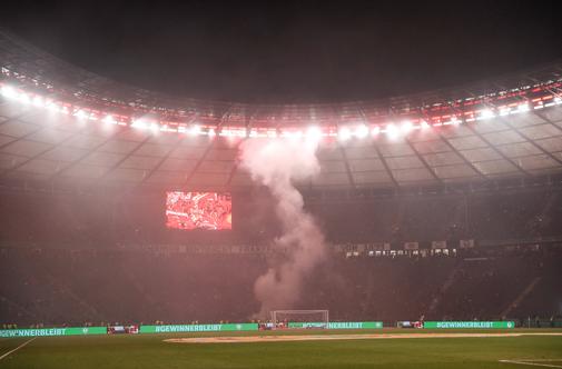 Eintracht bo zaradi navijačev segel globoko v žep