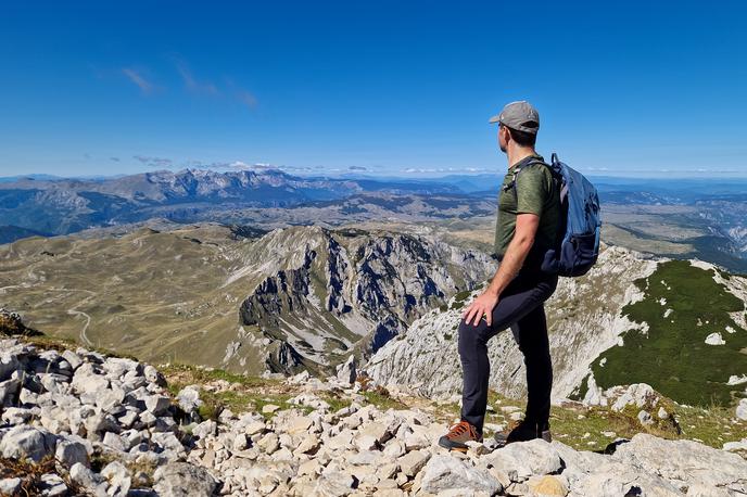Durmitor pohod na Prutaš in Veliko Škrčko jezero | Pogled s Prutaša, kraja južnega Durmitorja, seže vse do Magliča na črnogorsko-bosanski meji. | Foto Matej Podgoršek