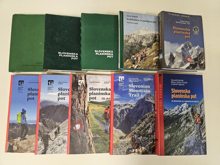 Pri Planinski založbi je v 65 letih izšlo 14 izdaj vodnika po Slovenski planinski poti, skupno 42 tisoč izvodov. | Foto: Manca Ogrin (PZS)