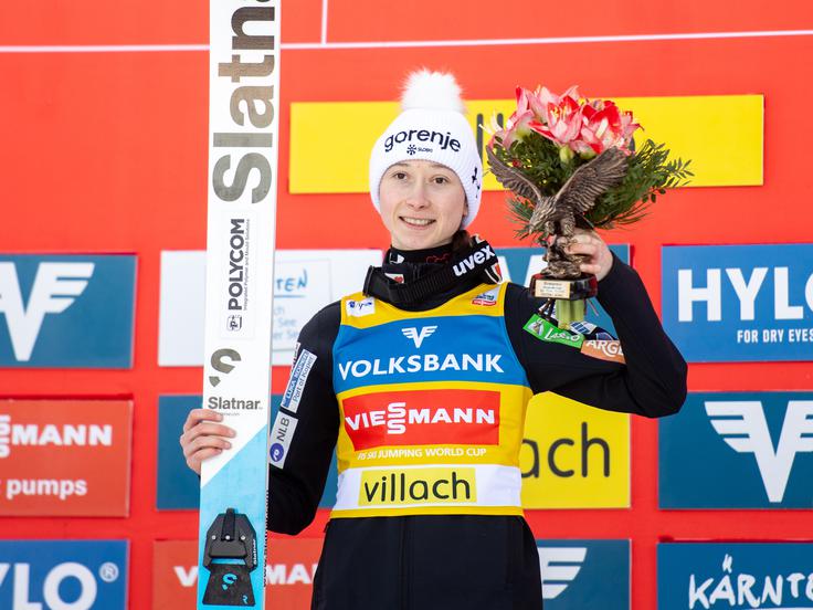 Nika Prevc je vodilna v skupnem seštevku svetovnega pokala. | Foto: Guliverimage