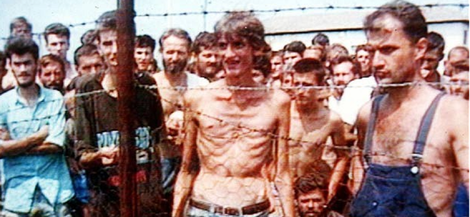 Fotografija Fikreta Alića, taboriščnika iz Trnopolja, je bila leta 1992 objavljena na naslovnici revije Time. Postala je simbol koncentracijskih taborišč v BiH. | Foto: Reuters