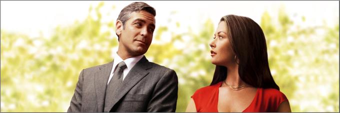 Zvita lovka na denar (Catherine Zeta-Jone) po ločitvi od svojega bogatega moža ostane brez vsega, zato se odloči maščevati njegovemu odvetniku, ženskarju in strokovnjaku za ločitve (George Clooney). Skrivne taktike, prevare in izjemna privlačnost med njima se hitro razvijejo v klasičen boj spolov. • V nedeljo, 10. 2., ob 13.55 na TV 1000.*

 | Foto: 