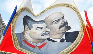 Filozof Žižek: Putin v Ukrajini nadaljuje Stalinovo caristično politiko