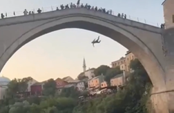 Prebivalci Mostarja brutalno pretepli turista