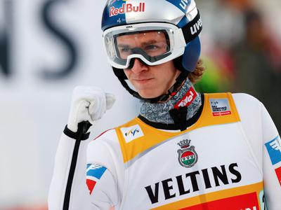 Avstrijsko zmagoslavje, Prevc in Lanišek druga, veselijo se Finci