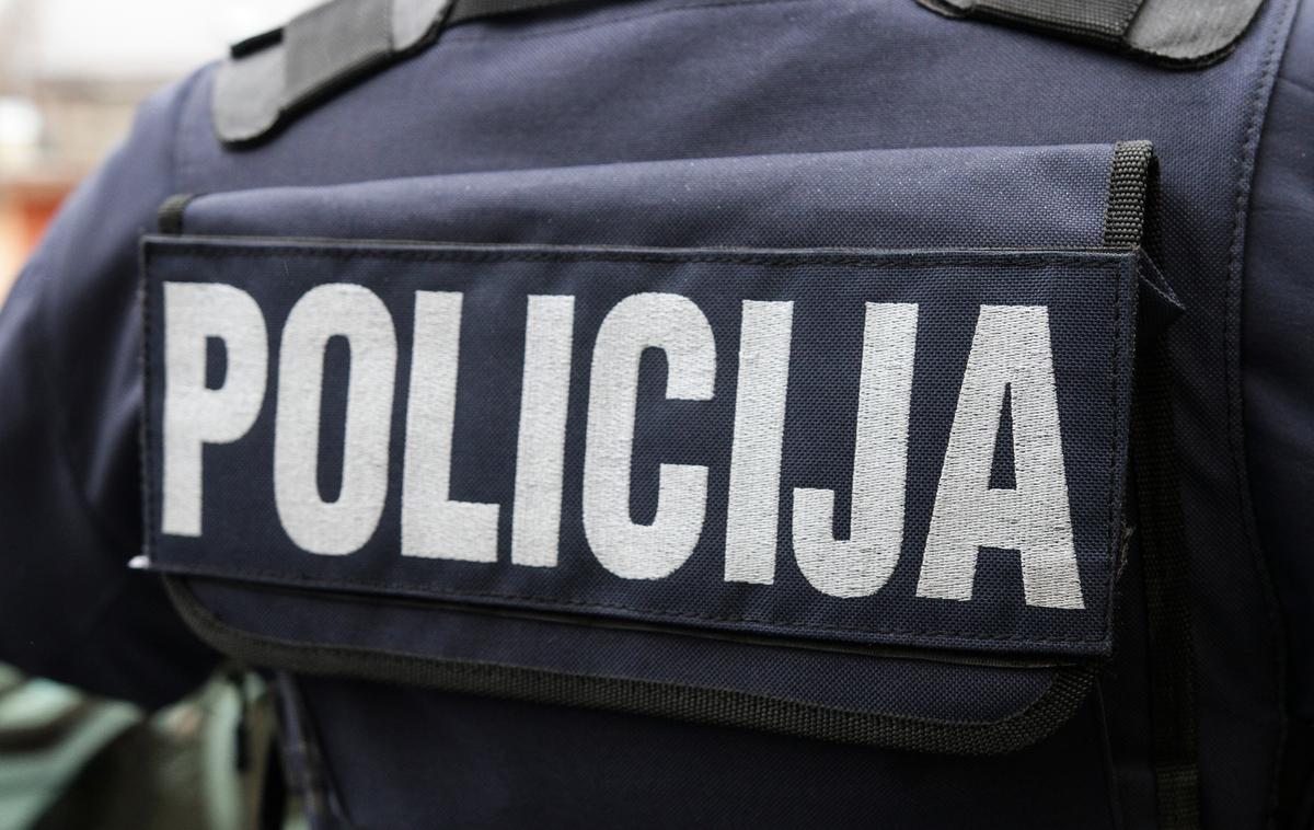 Policija | Policisti so bili okoli 16. ure obveščeni, da naj bi prišlo v gostinskem lokalu na Pobrežju v Mariboru do streljanja. | Foto Shutterstock