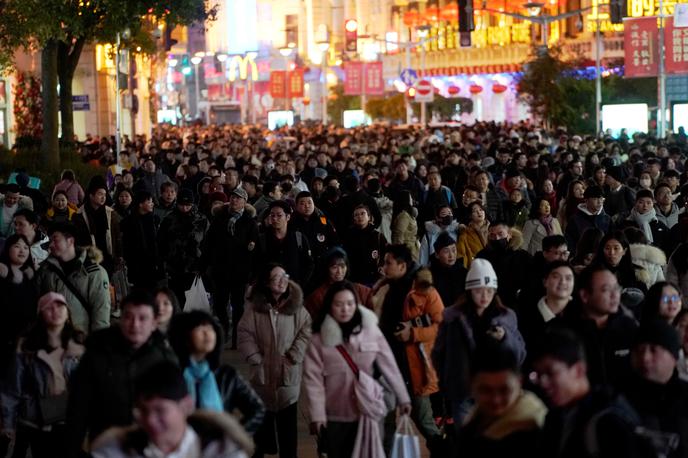 Kitajska | Upad števila prebivalcev za 1,27 milijona je sicer kapljica v morje spričo dejstva, da Kitajska šteje skupaj 1,39 milijarde ljudi. | Foto Reuters