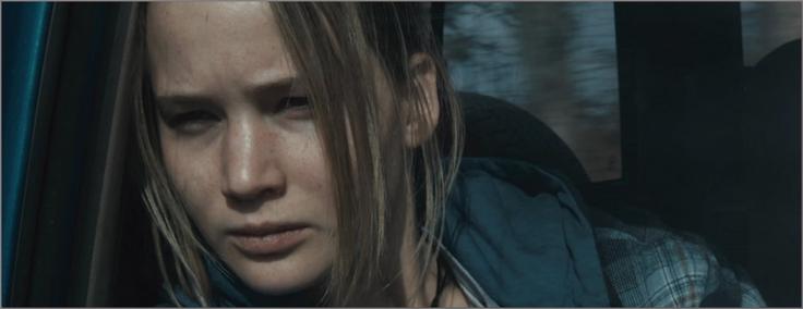 Napet in srhljiv naturalistični triler z nepozabno Jennifer Lawrence v vlogi dekleta, ki je pripravljeno tvegati življenje, da bi izvedelo resnico o usodi izginulega očeta. Štiri nominacije za oskarja, tudi za najboljši film in najboljšo glavno igralko. • V sredo, 17. 11., ob 21.45 na Cinemax.* │ Tudi na HBO OD/GO. | Foto: 