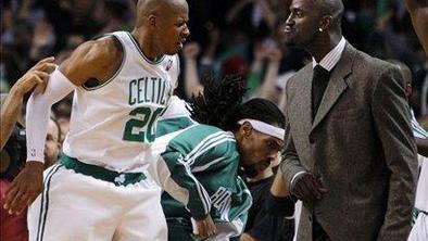 Allen rešil Boston, trojni dvojček Ronda