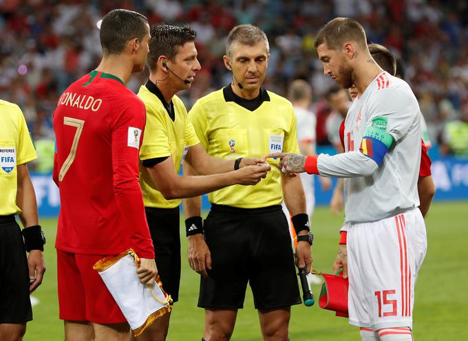 Sergio Ramos (desno) je bil na zadnjem SP v Rusiji kapetan španske reprezentance. Letos ga v Katarju ne bo. | Foto: Reuters