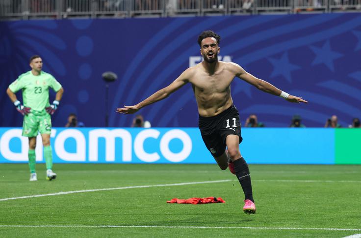 Ziku so najprej razveljavili zadwetek, v 67. minuti pa je še enkrat zatresel mrežo Argentine. Tokrat je zadetek obveljal. Egipt vodi z 2:0. | Foto: Reuters