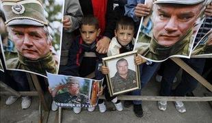 Ratko Mladić – tisti nebogljeni starec, ki je v smrt pošiljal nebogljene starce
