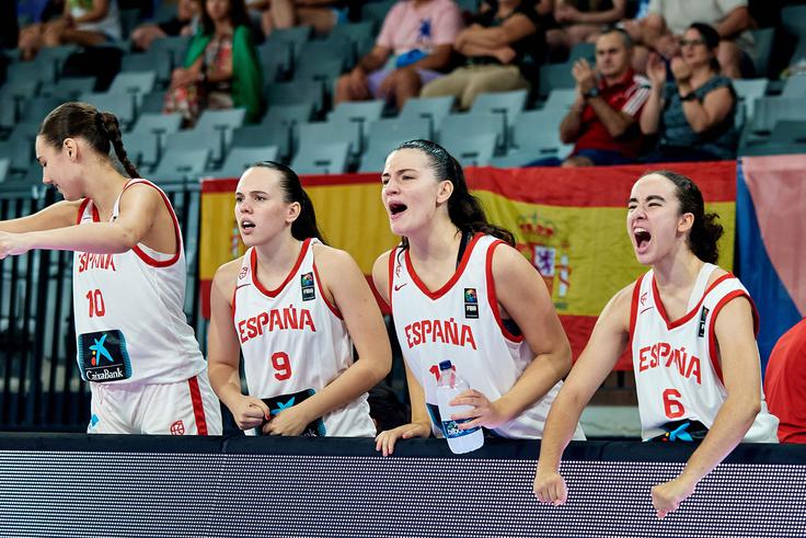 Španke, ki so na evropskem prvenstvu dvakrat premagale Slovenke, so začele srečanje odlično in v uvodnih sedmih minutah povedle kar z 12:0. | Foto: Fiba Europe