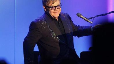 Elton John zaradi bolezni odpovedal turnejo