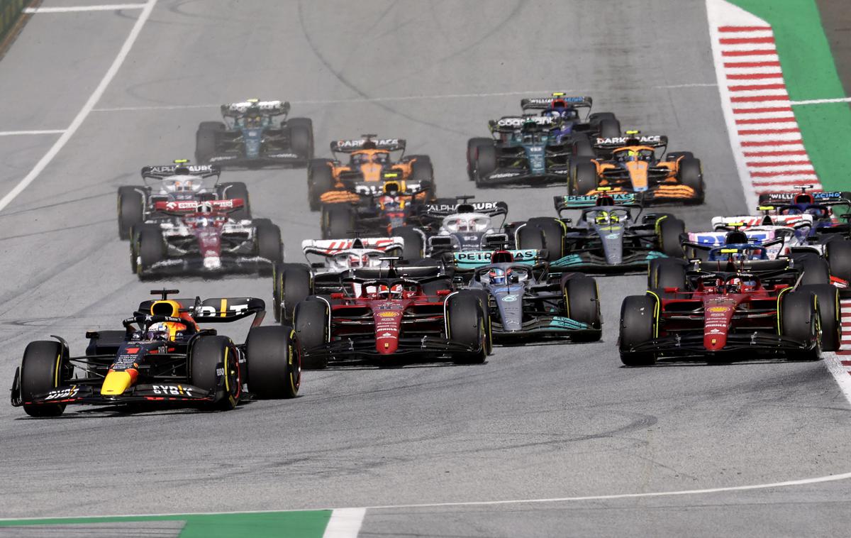Avstrija Verstappen | Verstappen je prvi zapeljal v prvi zavoj in vodstva ni več prepustil tekmecem. | Foto Reuters