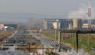 V Krasnodaru na rafineriji izbruhnil požar. So jo napadli ukrajinski droni?