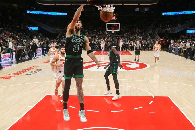 Jayson Tatum je že v prvem polčasu dosegel 26 točk. | Foto: Reuters