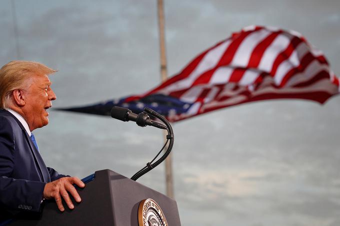 Donald Trump, zastava, govor | Foto: Reuters