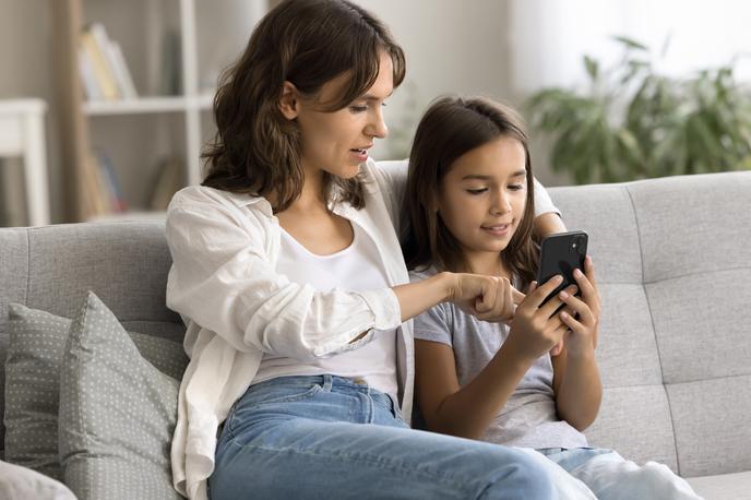 Pametni telefon | Že dodobra utečeno šolsko leto je lahko pravi trenutek za vzpostavitev prve digitalne samostojnosti – z rešitvijo, ki je preprosta, pregledna in deluje takoj. | Foto Shutterstock