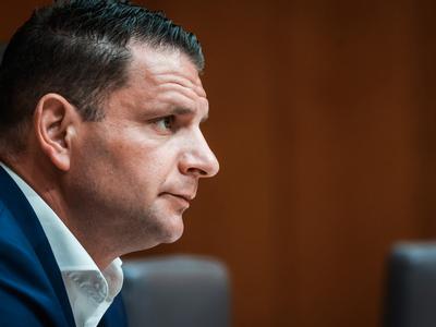 Končali z zbiranjem podpisov pod peticijo za odstop Stevanovića