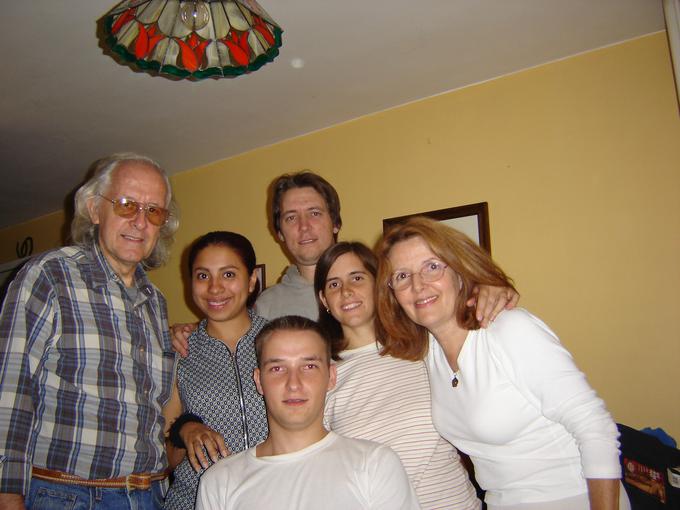 Slovensko-argentinska družina Marka Mizerita, ki že skoraj 40 let živi v Mehiki. | Foto: osebni arhiv/Lana Kokl