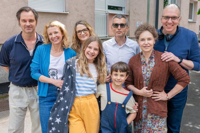 Bomo po filmu Belo se pere na devetdeset dobili še TV-serijo? To nam je povedal producent.