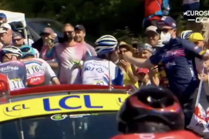 pinot tamb | Francoski kolesar Thibaut Pinot je v sobotni etapi Dirke po Franciji spet imel obilico smole. 
