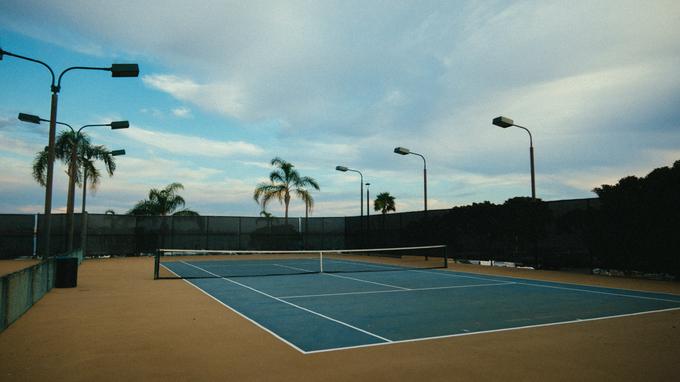 Urejeno teniško igrišče je zelo pomembno za dobro igro. | Foto: Hervis