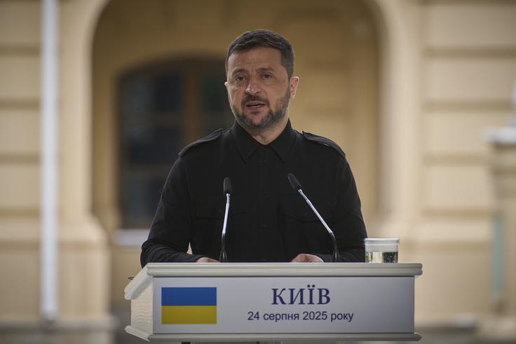 Ukrajinski predsednik Volodimir Zelenski na tiskovni konferenci ob ukrajinskem dnevu neodvisnosti  | Foto: Guliverimage