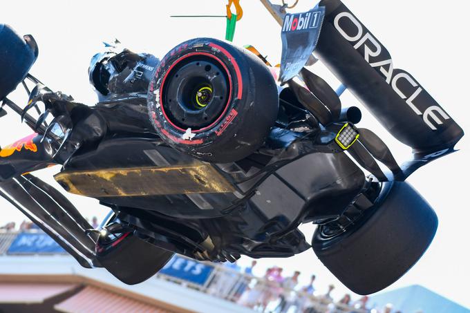 Dno dirkalnika ekipe Red Bull. Kar 60 odstotkov aerodinamike naj bi bilo odvisnih od podvozja. | Foto: AP / Guliverimage