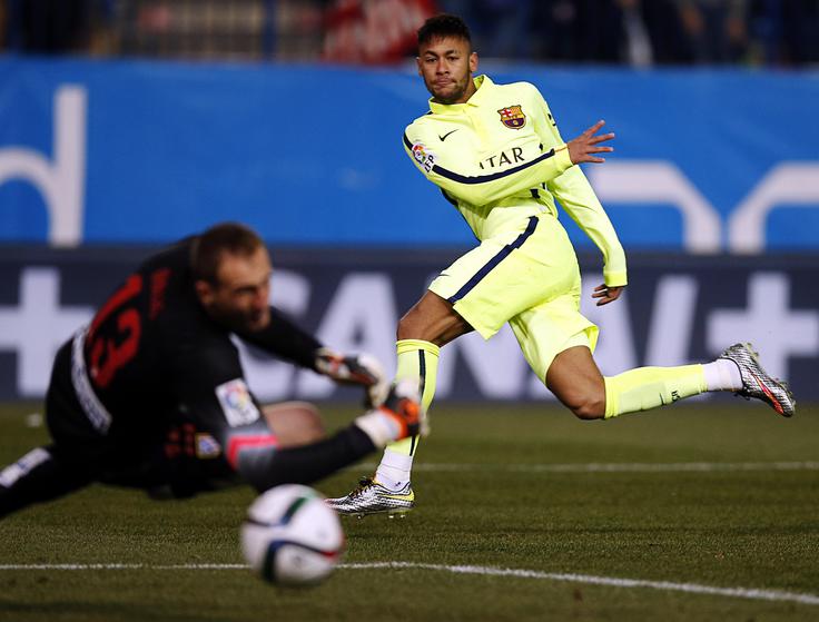Ko brani Oblak, je Atletico redko uspešen proti Barceloni. Na desetih tekmah je zmagal le enkrat (povratna četrtfinalna tekma lige prvakov v sezoni 2015/16), dvakrat remiziral, izgubil pa sedemkrat. | Foto: Reuters