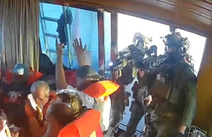 Že v petek so se v Italijo vrnili štirje italijanski poslanci, dva evropska in dva nacionalna, ki so bili prav tako pridržani po ustavitvi ladij flotilje, poročajo tuje tiskovne agencije. | Foto: Reuters