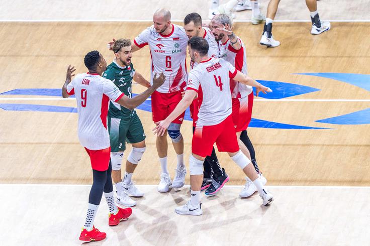Prva reprezentanca sveta Poljska bo četrtfinale lovila proti Kanadi. | Foto: Volleyball World