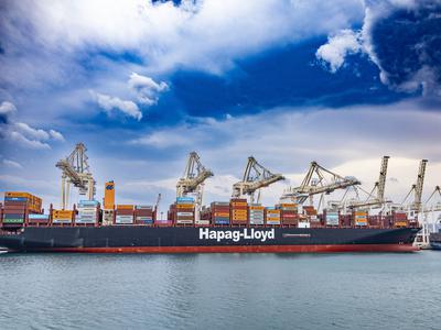 Rekordno leto Luke Koper: kdo in kaj stoji za 81 milijoni evrov dobička #intervju