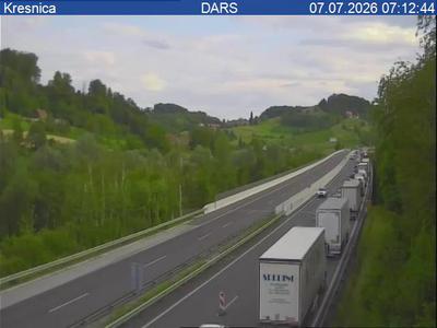 Nesreča na štajerski avtocesti: promet je močno oviran