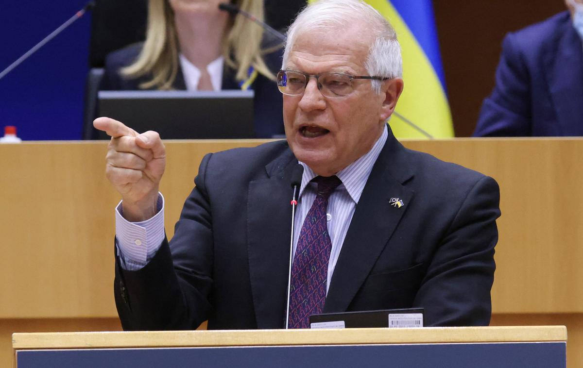 Borrell | "Ko agresor govori o prekinitvi ognja, mislim, da je občutek, ki nas vse navdaja, dvom spričo takšne hinavščine," je dodal ter pozval h "konkretnim ukrepom na terenu", vključno s "popolno ustavitvijo vojaških napadov" in umikom ruskih sil z ukrajinskega ozemlja. | Foto Reuters