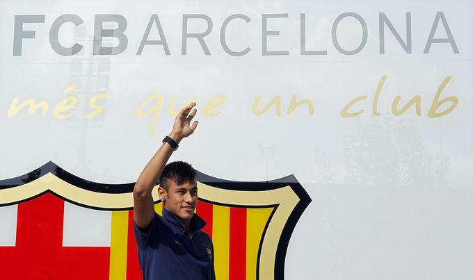 Tik pred začetkom uverture pred svetovnim prvenstvom 2016 je Neymar prestopil k Barceloni. Katalonci so najprej dejali, da jih je Brazilec stal 57,1 milijona evrov, a po podrobnejših analizah se je ta številka povzpela na 86,2 milijona evrov. A mirno lahko rečemo, da je bila to ena od boljših naložb Barcelone vseh časov. | Foto: Reuters