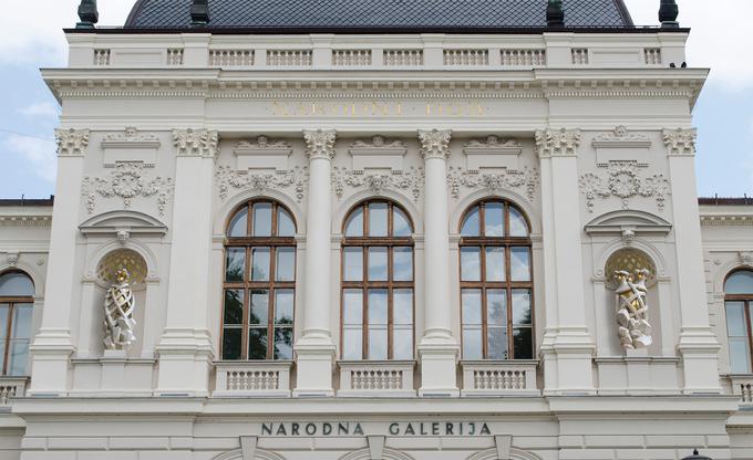 Po načrtih naj bi kipa umetnika Damijana Kracina v nišah nad vhodom v Narodno galerijo stala do kulturnega praznika prihodnje leto. | Foto: www.kracina.com