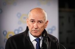 Janša zahteva opravičilo, sicer napoveduje tožbo