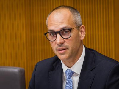 Presenečenje v DZ: Demokrati z levimi strankami preglasovali predlog SDS