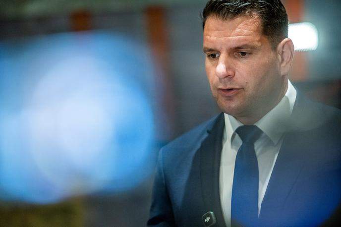 Zoran Stevanović | Glede na afero Mijič in dogajanje v stranki ni presenečenje, da je Resni.ca izgubila podporo, a Stevanović na novo moč računa na lokalnih volitvah. Napoveduje močnega kandidata.  | Foto STA