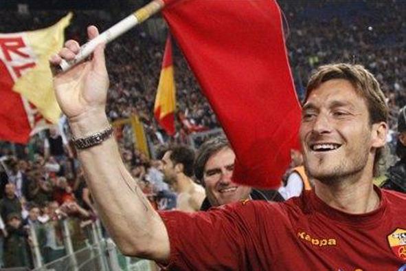 Zaradi netenja izgredov kaznovan Totti