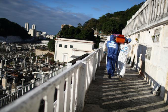 V Braziliji bi lahko po napovedih do avgusta umrlo že 120 tisoč ljudi.  | Foto: Reuters