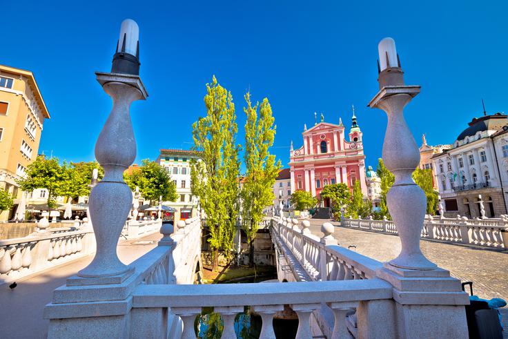 Ljubljana je med turisti vse bolj priljubljena, potreba po sobah je zato velika. | Foto: Thinkstock