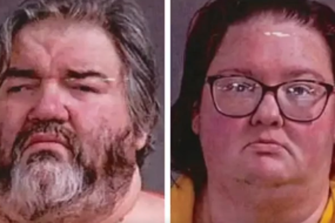 Michigan | Tožilstvo je fantove starše, 41-letno Jessico O'Brien in 40-letnega Damiena O'Briena, obtožilo umora druge stopnje, treh primerov zlorabe otroka druge stopnje in mučenja. | Foto X/@CollinRugg