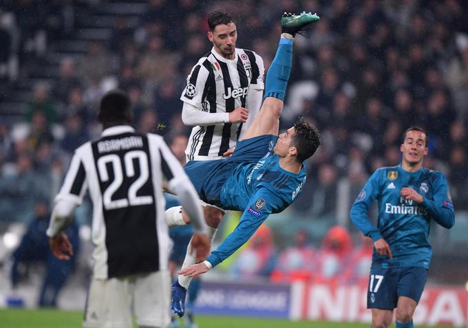 Mojstrovina, s katero je v 64. minuti navdušil na torkovi tekmi v Torinu. | Foto: Reuters