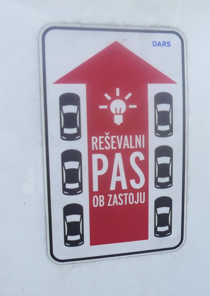 Nalepke za reševalni pas so postale zelo priljubljene in povpraševanje po njih je še vedno veliko. | Foto: Gregor Pavšič