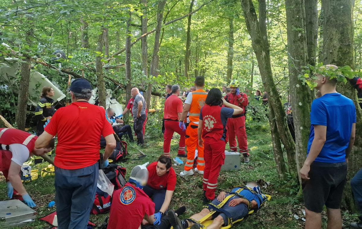 letalska nesreča | Preiskava incidenta še poteka. Po do zdaj znanih informacijah je letalo strmoglavilo zaradi odpovedi motorja. | Foto Hrvaška gorska reševalna zveza (HHSS)