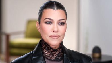 Kourtney Kardashian zaradi slabega počutja spila kozarec svojega materinega mleka